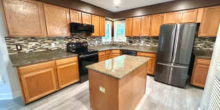 7827 BOLD LION Lane Gallery 12