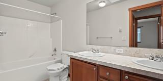 4BR, 2.5 Bath + Loft DuPont Home Gallery 26