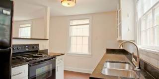 2027-2028 School Year / 8 Bdrm / 3 Bath Steps from UVA Grounds Gallery 4