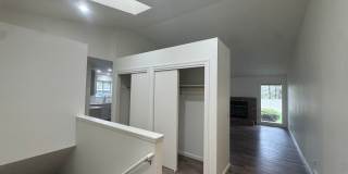 Charming 2 Bed, 2 Bath Duplex near Riverside State Park! Gallery 9