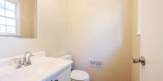 4 Bedrooms & 2.5 Bathrooms Gallery 15
