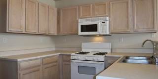 3 Bedroom Home Near Unser and McMahon NW Gallery 6