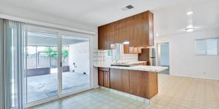 6063 Pineland Avenue Gallery 18