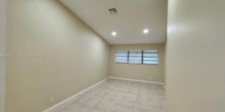 11207 Royal Palm Blvd Gallery 32