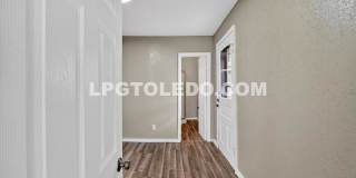 3905 Peru St. Gallery 23