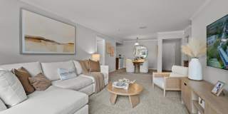 Versailles on the Lakes Oakbrook Gallery 43