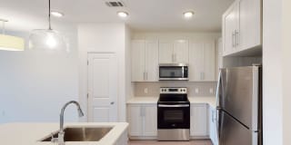 Essex Luxe Apartments Gallery 16