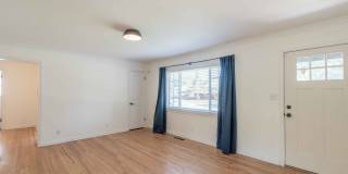 Stunning 3 Bed 2 Bath In Great Area Gallery 5
