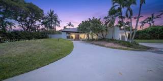 8925 SW 102nd Ter Gallery 1
