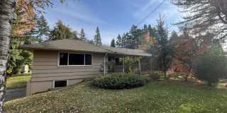 Beautiful 3-Bedroom Home with Remodeled Kitchen, Dual Living Spaces & Spacious Backyard Gallery 4