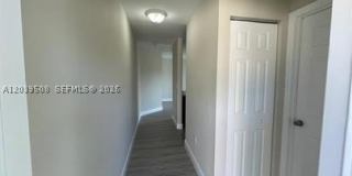1471 NW 22nd Ct Gallery 8