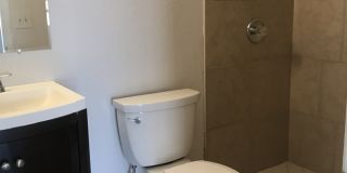 IMMEDIATE  MOVE IN!!!!!Cute 2 Bed / 2 Bath Unit in Pine Hills For Rent Gallery 6
