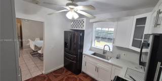 28 NE 49th St Gallery 15