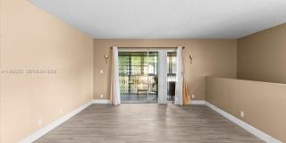 3047 N Oakland Forest Dr Gallery 8