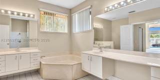 11335 Lake Shore Dr Gallery 10