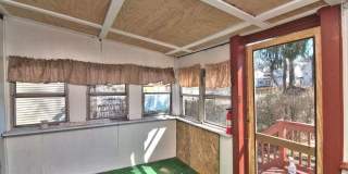 1418 Capouse (bottom floor) Avenue Gallery 24