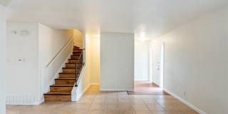 Remodeled townhouse - Available now! Gallery 3