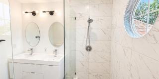 4602 Everest - Spacious 3-2.5 House near the Domain Gallery 14