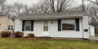 Neat, well maintained 2 BR house in Bloomington Gallery 1