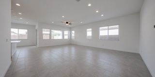 Beautiful 4 bedroom plus den home in Aloravita Gallery 18