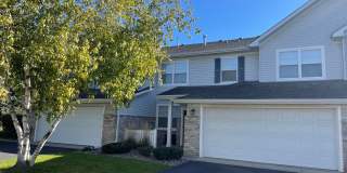 Cute & Cozy Three Bedroom Unit In The Heart Of Lakeville Gallery 1
