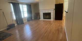 New on Market! Gallery 32