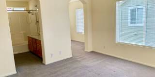 Beautiful 3 bed 2.5 bath Home with 2 car garage Gallery 16