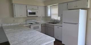 4 Bedroom house with bonus room and large yard. Gallery 7