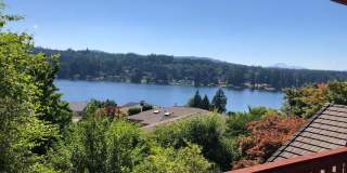 UNIQUE RAMBLER with views in Dockside at Kitsap Lake! Gallery 1