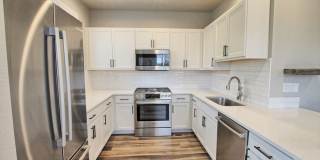 Newer 2 bed 2.5 bath Castle Rock townhome. Gallery 9