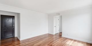 906 S WASHINGTON Street S Gallery 5