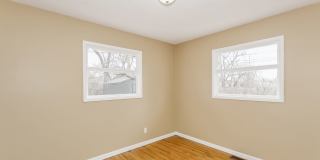 2 bedroom duplex with bonus room Gallery 7