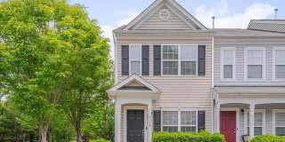 Cozy End-Unit Townhome – Prime Durham Location Cozy End-Unit Townhome – Prime Durham Location Gallery 1