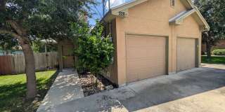 3/2/1 Duplex w/ Stained Concrete Floors Throughout! Refrigerator Included /Fenced in Yard / CISD Gallery 1