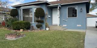 ***MUST SEE 3BR/2BA HOME IN LAKEWOOD*** Gallery 1