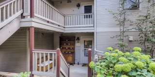 Ideal Downtown 1 BDR Close to Shops & Trails Gallery 25