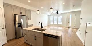 Townhome in Woodland Estates - Pool Access Gallery 9