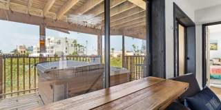 208 W Saturn Ln Gallery 9