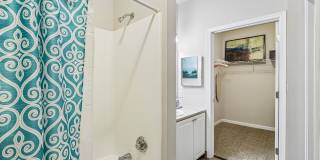 Ventana Gallery 42
