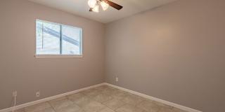 Beautiful 3 bedroom, 2 bathroom home in North Lamar!!! Gallery 11