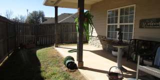 Fantastic Condo located close to Ft. Sill, Shopping and Restaurants Handicap Accessible! No Pet Home! Gallery 13