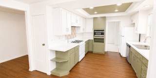 Large 6 Bedroom - Huge Yard - Students Welcome Gallery 5