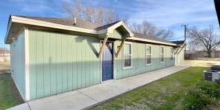 Cozy 3-Bedroom Duplex in the Heart of Lubbock Gallery 1