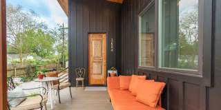 CHARMING, MODERN, CUSTOM HOME IN MID-CITY FOR RENT Gallery 41