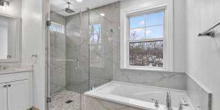 Spacious New Build in Quiet Glenmont / Silver Spring - Available Now Gallery 31