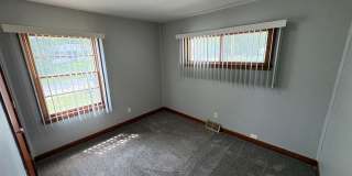 Bright & Spacious 3-Bedroom Home with Large Backyard Gallery 13