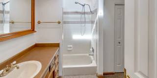 Redlands Escape - 2 Bedroom Condo with sunroom! Gallery 11