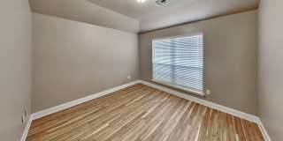 3 Bedroom 2 bathroom with Study in Yukon Schools Gallery 7
