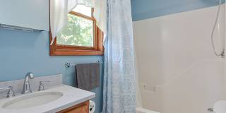 Winter rental: Dot's Place- (Utilities Included) Winter rental: Dot's Place- (Utilities Included) Gallery 12