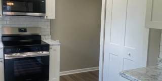 Knoxville 37920 - Very nice updated 2 bedroom home in South Knoxville for rent. - Contact Lisa Vineyard and Shannon Russell (865) 216-9334 Gallery 10